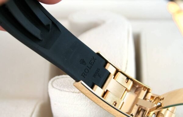 ROLEX YACHT MASTER OYSTER FLEX (GOLD BLACK) - Image 4