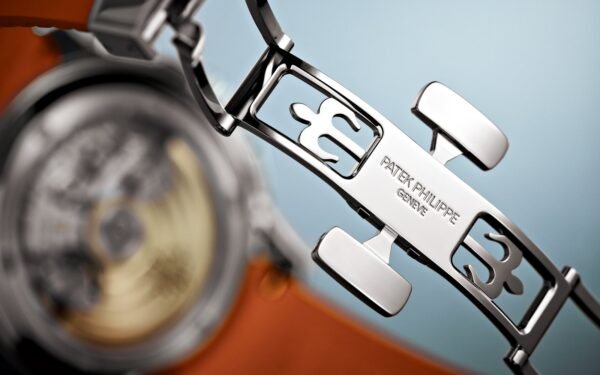 PATEK PHILIPPE AQUANAUT (GOLD GREEN) - Image 5